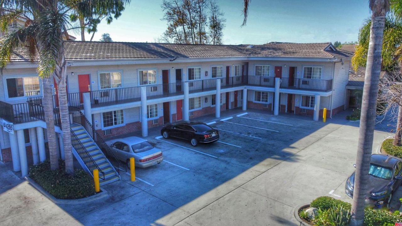 Americas Best Value Inn Oxnard-Port Hueneme Bagian luar foto