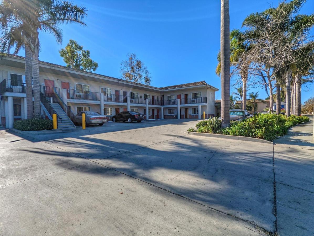 Americas Best Value Inn Oxnard-Port Hueneme Bagian luar foto